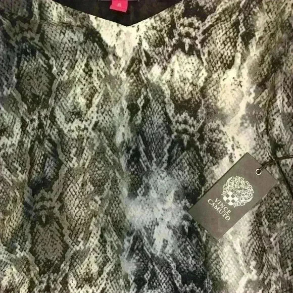 On or off the shoulder animal print - Picture 2 of 2